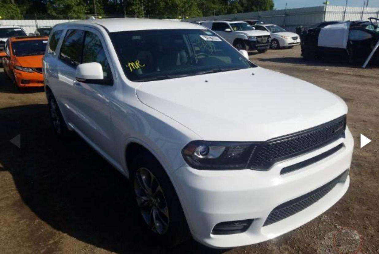 دورنكو للبيع ٢٠٢٠ كلين بدون حادث  حادثها مكينه كايمه وامبدله بسمي GT معروفه مواصفاتها  
السعر ٣٠٠$ وبيها مجال 
***********
***********
