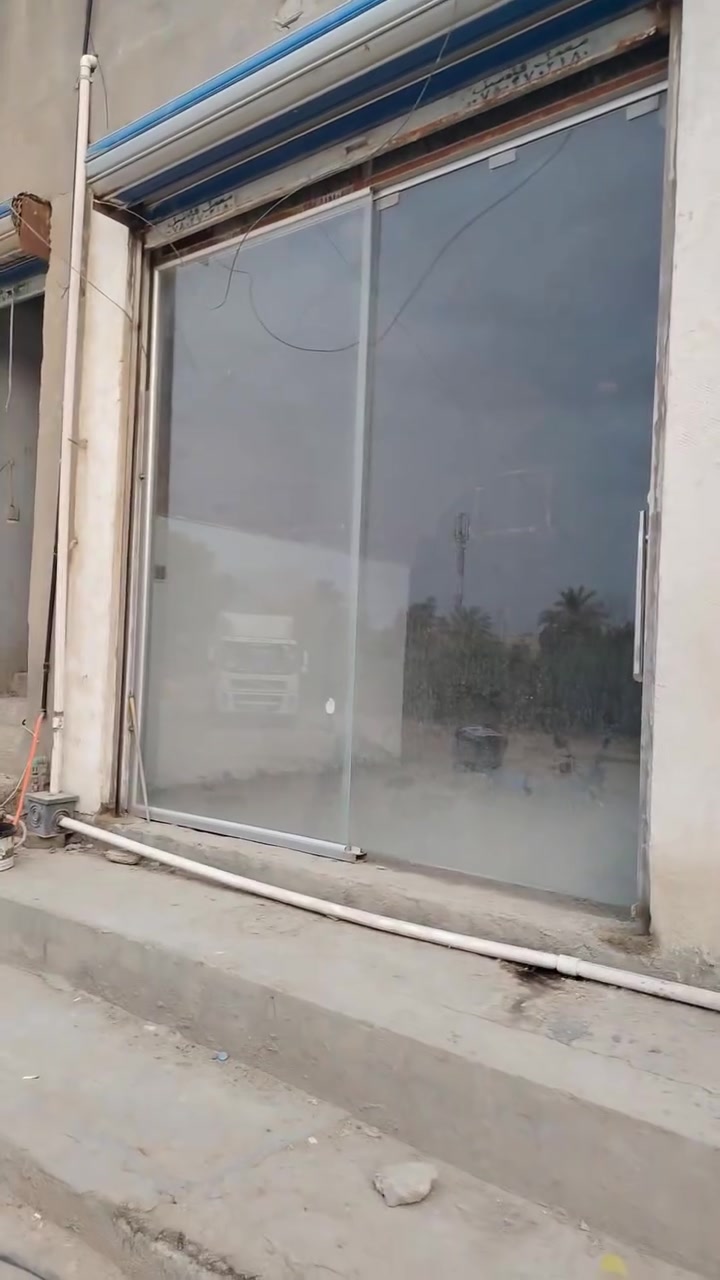 يا الله السلام عليكم ورحمة
جام خانه مع باب سلايت ارتفاع ٣ متر

 مكلفتني مليون و ١٠٠ التفاصيل في الفديو

سعر ٦٥٠ الف عنواني محاويل ناحية الامام

***********
