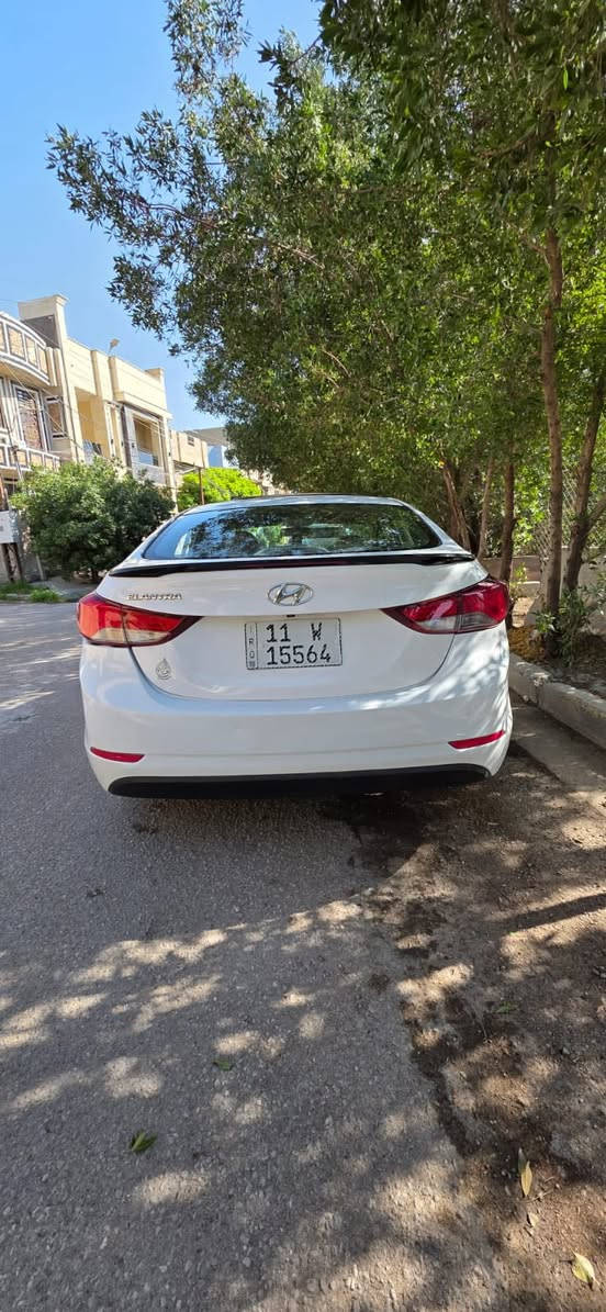 عندي النترا 2016خليجيه فول مواصفات  كلش حلوه وسونارها منشور مكينه جبيره 2000 ابد ممفتوحه بحياتي مفاتحه البنيد تبريد ثلج مالتها بيها صبغ بسيط منشور بالسونار تايرات جديده بيها  نضيفه بمعنى الكلمه على ايدي مال بيت 
سعرها119 مكاني بغداد السيدية 
***********
