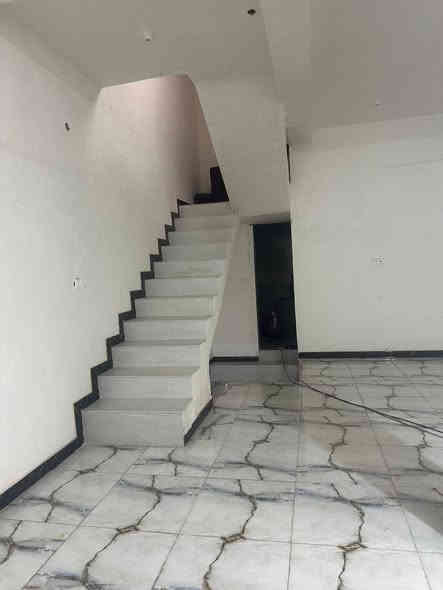 بيع للبيع مساحه 130 متر طابو زراعي سند25 مكاتبه مع وكاله طابو عراقي تفاصيل البناء طابقين بلوك الطابق الارضي 2 غرف منام مع صاله مع مطبخ حار وبارد مع استقبال صحيات خارجيه وداخليه الطابق الثاني غرفتين منام مع صاله وصحيات السعر 125 قابل للتفاوض للاستفسار الاتصال على الرقم ***********---*********** او زيارة متبنا الواقع في البصره ابي الخصيب ابو الجوزي
