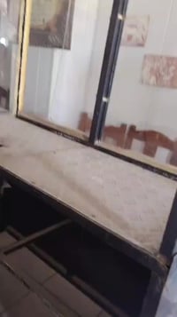 ميز • للبيع