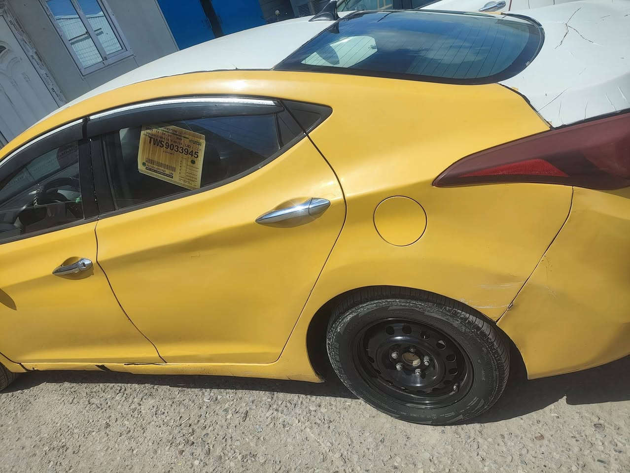 السلام عليكم 
النترا اصفر موديل 2011 خليجية  للبيع 
مكينة 1600 
سنوية لل 2028 
تايرات نظيفة 
بچم 16 محور 
بيها ضربة اباب السايق ومعمرة 
*********** 
السعر 78 ورقة بيها مجال بسيط
مكانها بغداد الزعفرانية
