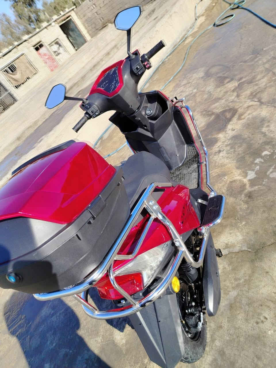 السلام عليكم دراجه لبيع جديده جدا مابيه اييي شيي كله شغال صار شهرين من أخذته فتح كرتون السعر 750 وبيه مجال بسيط الرقم ***********
