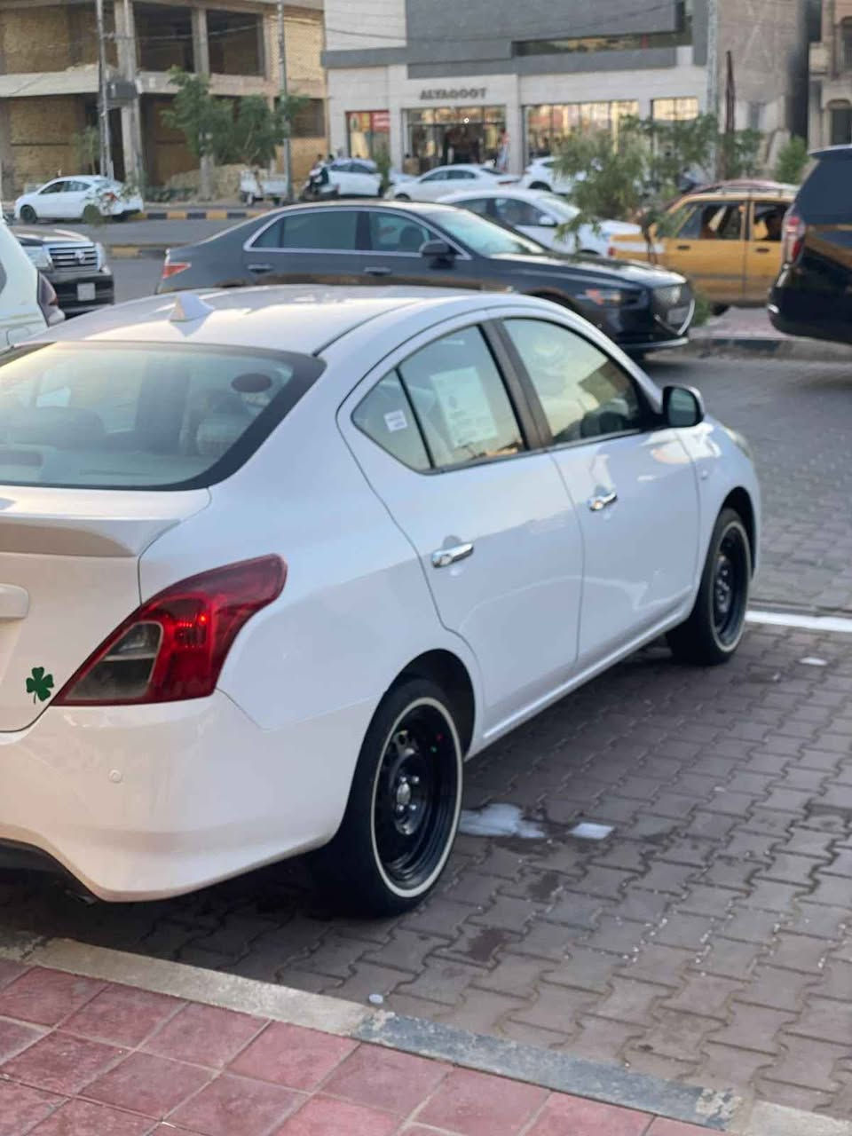 سلام عليكم للبيع نيسان صني موديل 2023 مواصفات صني حلوه شاشه كامره تحكم سترين حاكيه حساسات خلفيه يدات نيكل مواصفات صني معروفه تخم تاير جديد مانقصهه اي شي سبيراها مانزل بيها كتلوكات مال شركه سياره وضع شركه ماشيه 37  بعدهي وضع شركه جاهزه احله من صور رقم اربيل بسم شركه اتريد تحويل او وكاله مضمونه سياره كفاله عامه عده. مكان واحد بارد باقي كفاله من زلغ شرط شراي يتصل عل رقم وخادم ٠ *********** سعر 113 بيها مجال للشراي مكان النجف النجف, العراق
