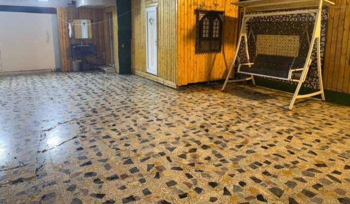 اعلان رقم 2
منزل اسثماري يحتوي على شقتين كل وحده 100متًر الشقق كل وحده تحتوي على غرفه وصاله وصحيات
البيت الارضي يحتوي على 4غرف منام
ويحتوي على صاله واستقبال
وصحيات 
البيت طابو صرف 
القبله حي الجامعه قرب مستشفى طفل سعر البيت 360 قابل للتفاوض
*********** الإستفسار
