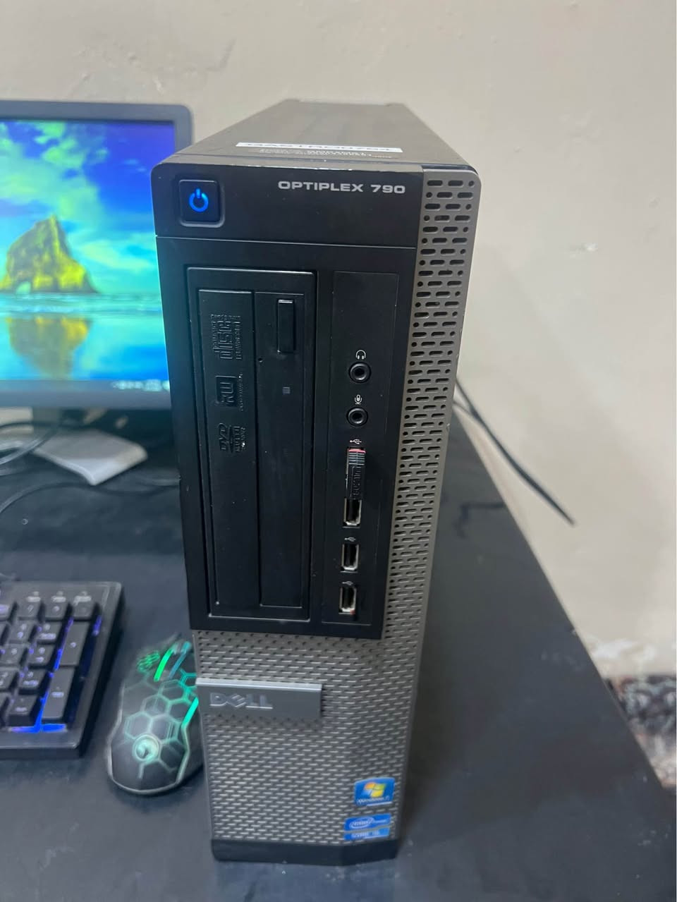 السلام عليكم 
حاسبة ديل pc 
تفيد للدراسة للتصفح و تشغل ألعاب بلي 2 السعر 150 الف و بيهة مجال 
التوصيل جميع المحافظات مجانا 
للاستفسار اكثر / راسلني واتساب *********** بغداد, العراق
