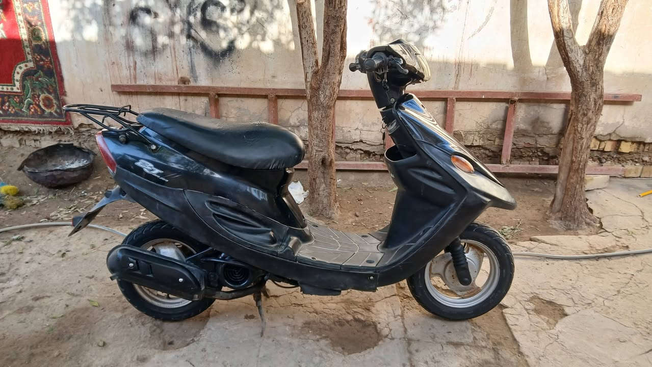 بيجي تسع زروف للبيع او مراوس الدراجة مال بيت ونضيفة وجاهزة كبل للشارع كامله عل اخر حباية السعر 250 وبيهة مجال او للمراوس بفراشة وانطي فرق مكان بابل الهاشمية للتواصل ***********

