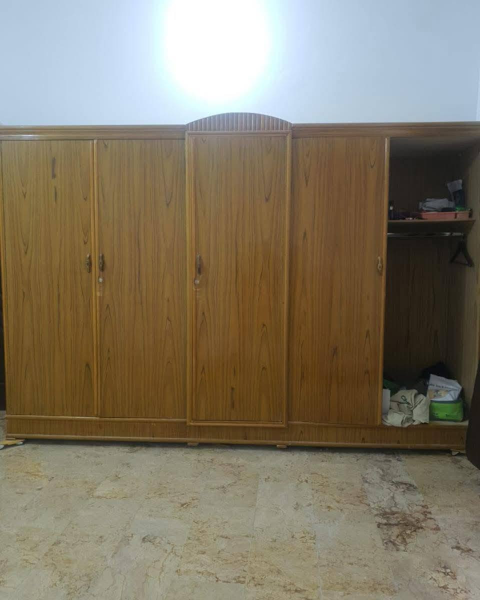 يتوفر اصباغ كافت الالوان صار بامكانك ونته بلبيت تصبغ غرفه الاخشاب والأبواب 
ويتوفر ملع درجه اولى للاخشاب العراقيه 
يتوفر توصيل إلى كافه محافظات العراق 
والسعر مناسب جداً والتوصيل مجاني 
وذا ماشتغل عندك لاتنطي حسابه


**إذا كنت صاحب هذا الإعلان وتريد حذفه لأي سبب، رجاءا أرسل رسالة إلى الدعم الفني**
