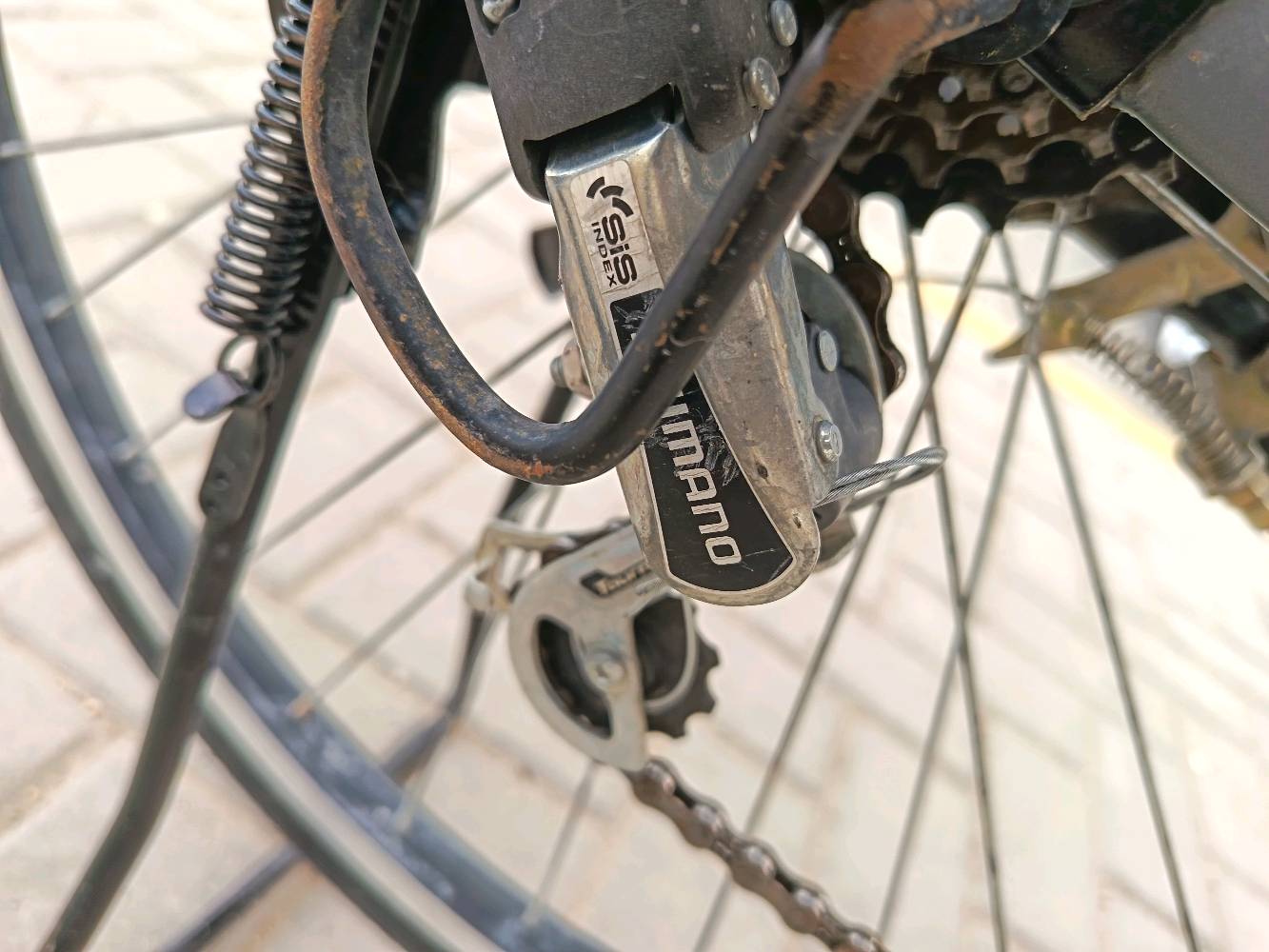 سلام علیکم بيسكل 700 مال ترحال بيسكل نضيف كير 6 سرع بي دينمو سلات خلفيه بريكات

شغاله كير شغال البيسكل كلش نضيف اي عطل مابي اريد ابيعه معوز فلوس الحجم 27 السعر 135 وبي مجال بيع او مراوس عنواني بغداد سريع حي العامل الملحانيه