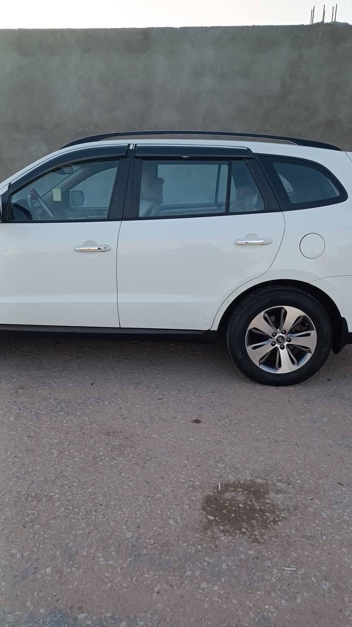 سنتافي 2012 اربيل مكينه 2400
*********** مكان نجف السعر 117 وبيه مجال
السياره نضيفه مال جناي
فول مواصفاة 5بصماة سبعه راكب خليجي مقعد السائق كهربائي سنويه ورقم وهزه  جديده قبل 10ايام الى2031 حداديه كير مكينه مكفولاة بيه صبغات اثر بطش  بدون اي حادث علا الفحص
