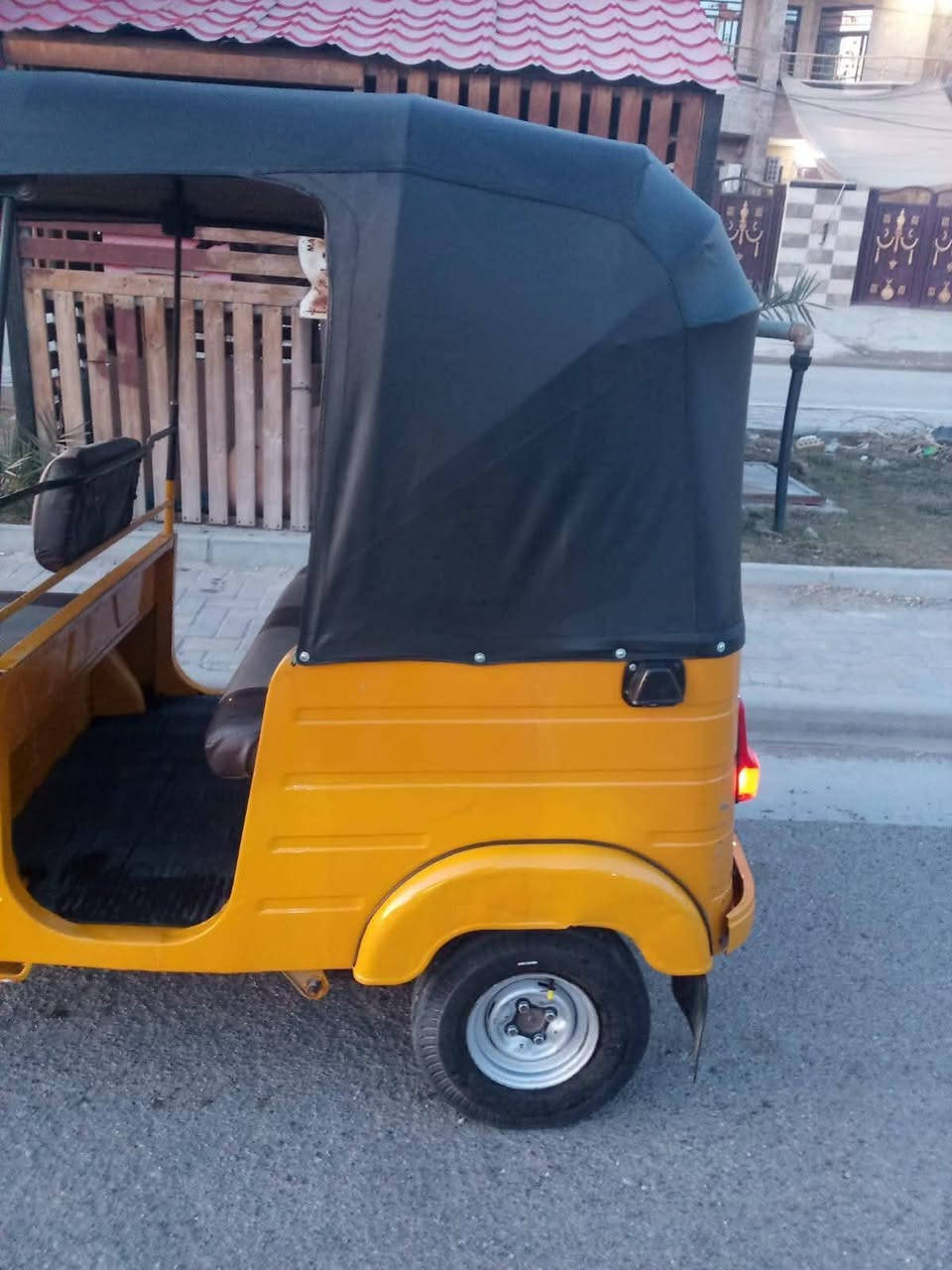 اسلام عليكم تكتك 2020 بسمي
كامله من كلشي اينقص مابيهة كهربائيات كلهة شغاله
قطره اخياس مابيهة تكتك كلشي جديد بيهة جادر تايرات كلشي جديد 
 مصبوغه عام جماليه بدون معجون  مكاني بغداد البياع
رقم بي واتساب ***********
