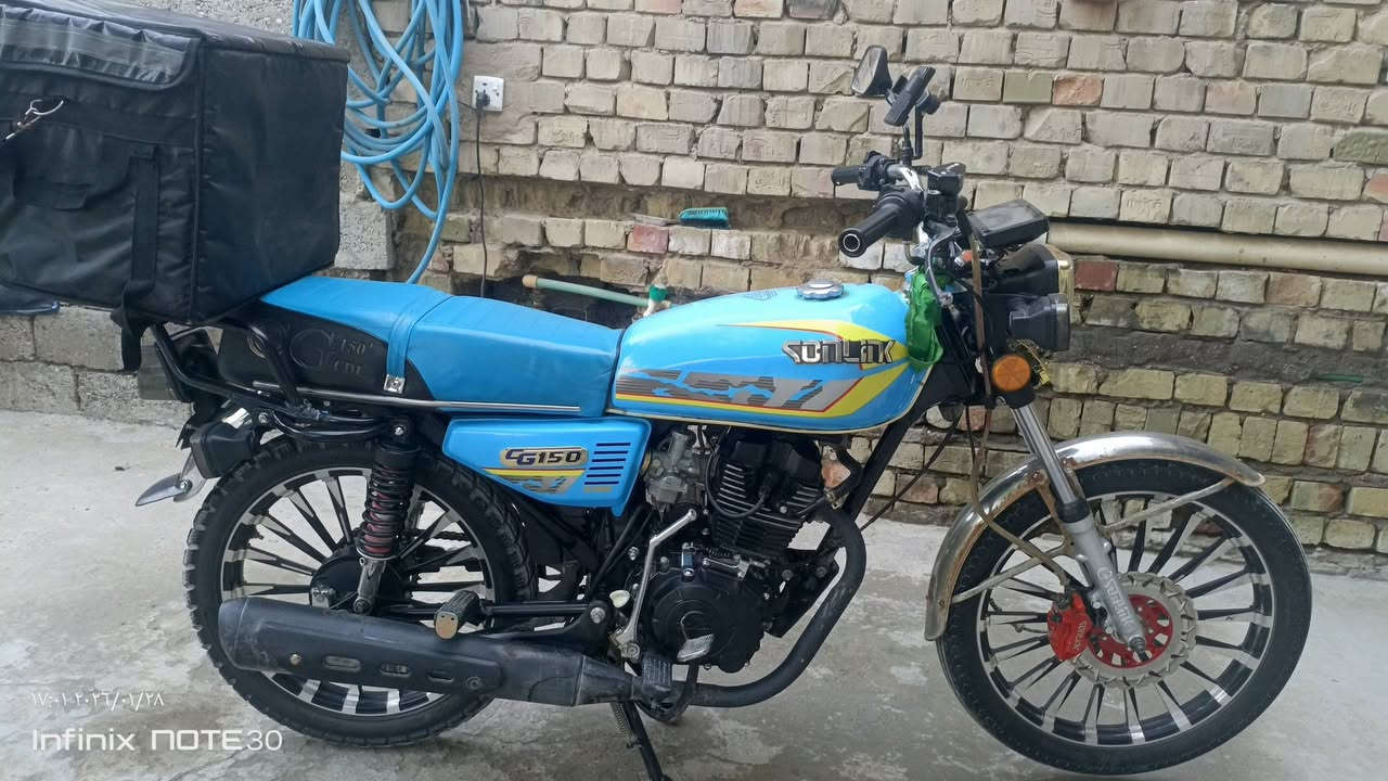 سلام عليكم سونك للبيع موديل 2024 والله نضيفه انضف من الصوره تجي تفحص والله ما بدل بيها شي بس بدلت بيها دبلات امامي الباغي لبلادي الله شاهد السعر 750وبيها مجال هاذا رقمي بي واتساب *********** وهذا مابي واتساب *********** بكاني بغداد المعامل الباويه اوراق موجوده
