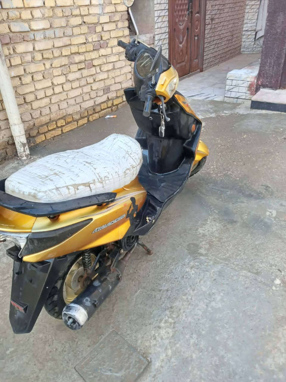 السلام عليكم دراجة للبيع جاهزه  ابريك امامي خلفي كهربايات شغاله نكره سلف بيها بصمه وبيها دخان حوالي  خمس دقايق ويروح السعر 150وبيها مجال للاتصال ***********
