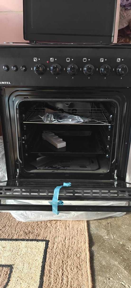 السلام عليكم اخوان طباخ 4 عيون صناعة تركية بي جداحة كهربائية جديد غير مستخدم بسعر 115 الف
رقم الهاتف ***********
