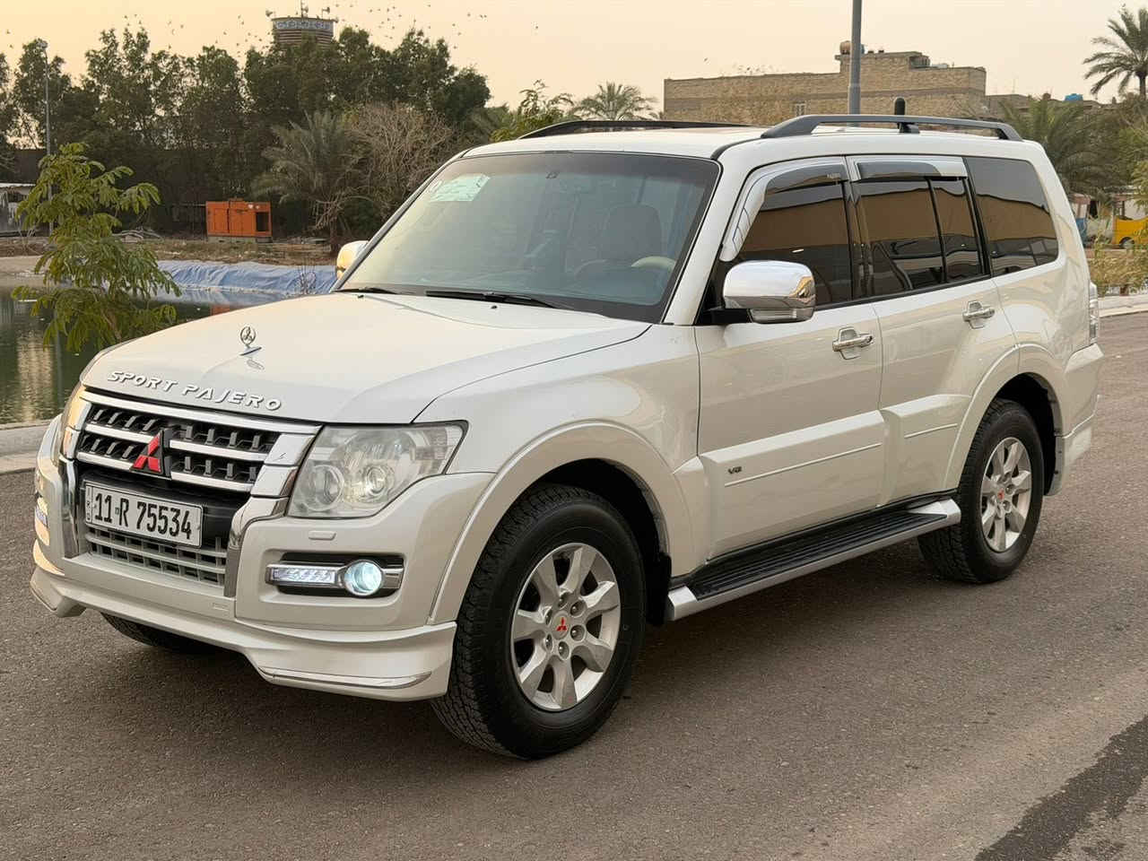 السلام عليكم باجيرو موديل 2013 حبتور معروضه 152 وبيه مجال بسيط رقم بغداد دولي باسمي تحويل مباشر مكينه 3500 غير مفتوحه كير كذالك غير مفتوح  سياره ماشيه 180 حقيقي لون صدفي تبريد ثلج صدر امامي خلفي جديد تخم تاير دلوب ياباني سبير منازل سياره جاهزه كل نقص مابيه مواصفات سياره فول فتحة كشنات جلد + كراسي الاماميه كهرباء 7 راكب 3 قطع تبريد فور ويل شاشه كبيره فول تحكمات ستيرن سماعات دمام مري شفط + اشاير بلمري حساسات خلفيه وبعد بيه هواي مواصفات (((( سياره مكفوله من الصبغ الضربه والفتح وتبديل ماعدى كرت تكحيل على كد شبر  بجاملغ امامي ))))) مكان سياره بغداد *********** خاص مغلق
