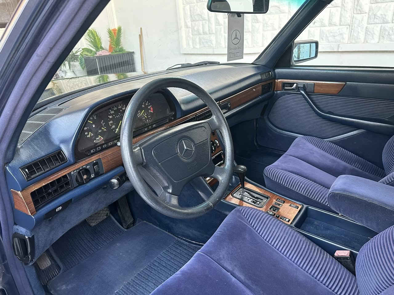 يالله 🌺سعر105 $ بيه مجال ***********    1990   300 باب قصير
