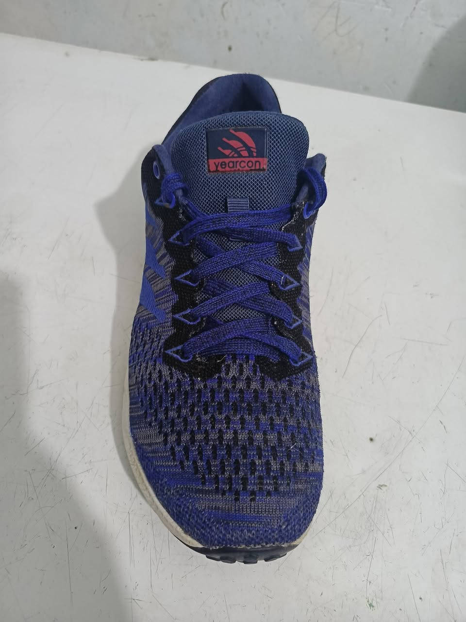 سلام عليكم مجموعة حذاء رياضي باله فيتنامي للبيع سعر القطعه 10 مكاني رفاعي اتصال ***********
