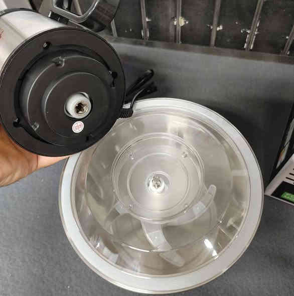 مميزات محضرة طعام سوبر كرست (Super Crest):

- قوة 1000 واط
- سعة 3.5 لتر
- وعاء من الستانلس ستيل
- شفرات مزدوجة من الستانلس ستيل
- محرك نحاسي متين
- قاعدة ثابتة مقاومة للانزلاق
- تصميم أنيق وسهل التنظيف
- فرم وتقطيع اللحوم والخضروات بكفاءة
للحجز مراسلة الصفحة او الاتصال ع الرقم
***********
العنوان الفلوجة حي الجمهورية تقاطع العيادة الشعبية مقابل مدرسة الجمهورية الابتدائية
