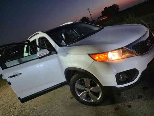 السلام عليكم
للبيع سورنتو 2013 وارد امريكي داخله كلين   EX V6 فول مواصفات  رقم بغداد باسمي تحويل مباشر 

بصمه تشغيل + بصمه ابواب 

بانوراما طكتين 

مكينه سته سلندر  3500 

اشاير بالمري 

سبعه راكب 

كشنات كهرباء+ جلد  + تدفئه وتبريد 

فول تحكم استيرن 

كامره خلفيه + شاشه 

اشاير ترحيب بالدوسه + لد ابواب 

السياره حادثها تبديل باب عكس السايق  بي طخه والباب القديم موجود + جاملغ بي بارد قليل 

مكان السياره بغداد 

السعر 170 وبيها مجال 

للاتصال ‏‪‏‪***********‬‏

‏‪***********‬‏
