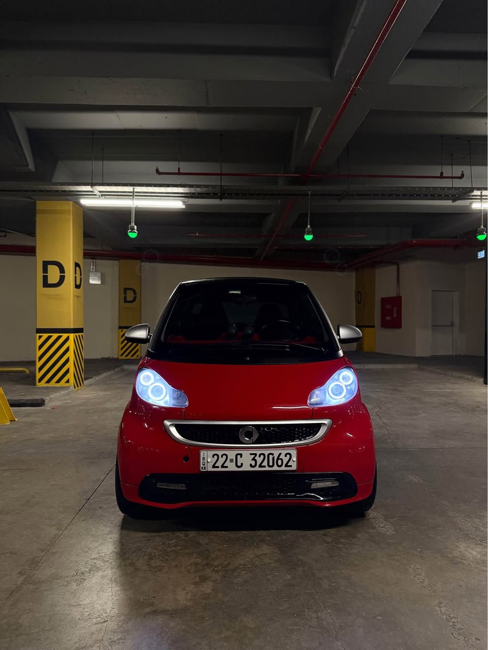 Mercedes smart
مرسيدس سمارت 
شكل كامل داخل و خارج 2015 
سيارة حيل نضيف ماكو هيج نضافة 
فول فول مواصفات
بانوراما - اوتو ستوب - ECO - داخل احمر - دبل كيج برابوس - ويل برابوس تو سايز - بكلايت بلاك - جام كهرباء - تبريد - شاشة ايباد 
سنوية و هزة و فحص و رقم جديد
مينراد دنار مصرف
محرك كير تبريد بشرط ممفتوح برغي
سعر: 75 
***********📞 أربيل, العراق
