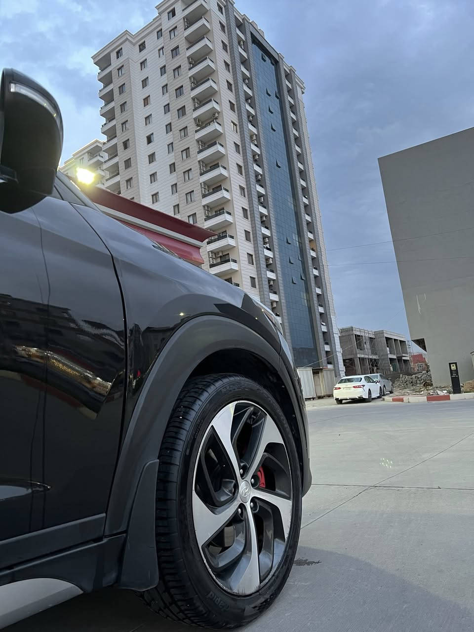 هيونداي تكسون وارد تشيكي موديل 2017
ماشية 112 الف ميل
ضرر ❌ بوند
مواصفات
تحكم ستيرن
بصمة
تحديد سرعة
كشن هيتر
صندوق شفت
كامرة
رادار جانبي و خلفي 
نضام تعليق المنحدرات 
نورمال + سبورت مود ✅ 
محرك 1.6TGDI
سيارة فول اقتصادية 
سعر 135 ورقة
مكان السيارة دهوك
رقم تلفون
***********
