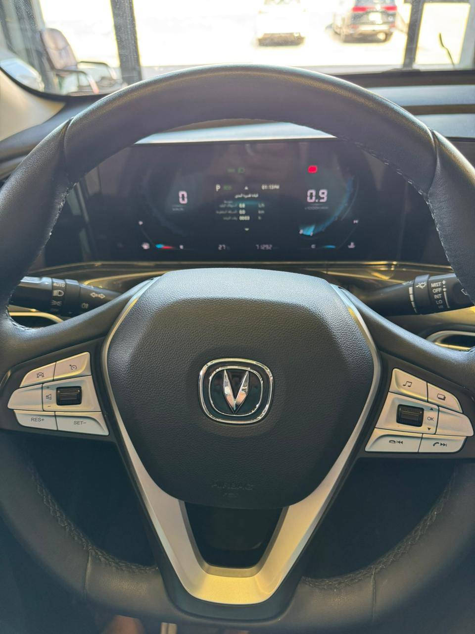 السلام عليكم
شانجان ايدو بلص 
موديل :2022
رقم نجف  
لون:رصاصي طوخ 
 محرك 1.5 تيربو 
موصفاته فتحه بصمه ابواب كشنات رياضي شاشه تدعم كار بلي قطعتين تبريد  
السعر :120 وبيه مجال حك جيه 
رقم الهاتف :***********
