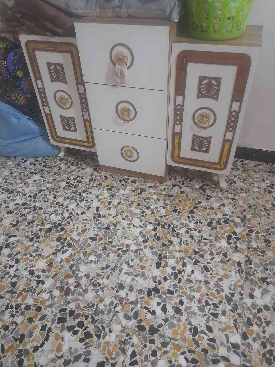 سلام عليكم غرف اخشاب تركي 5 قطع نضافته كدامكم بل صوره سعر ٢٥٠ 🔒 
مكان كربلاء حي المامين 
***********
