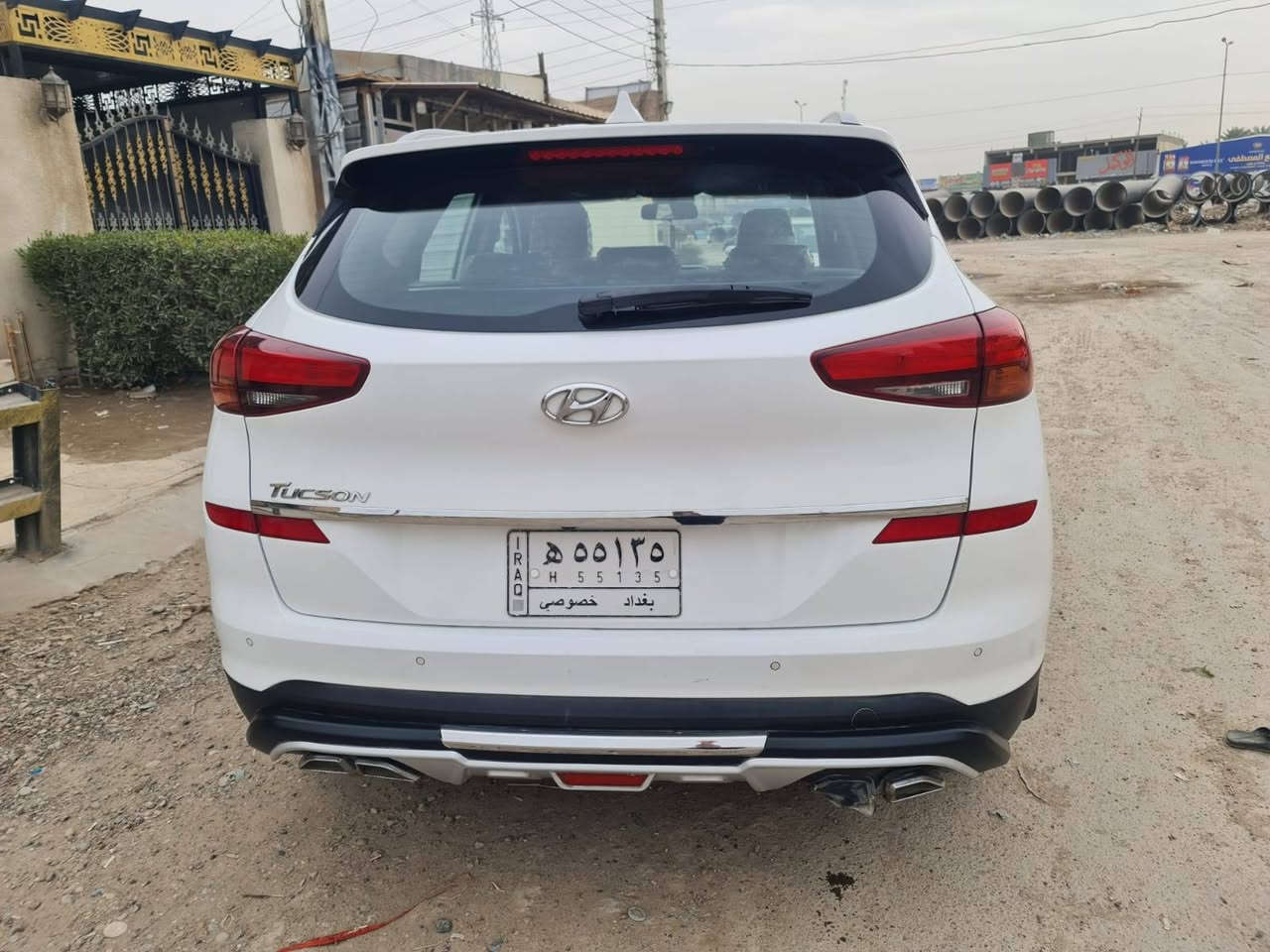 سلام عليكم
توسان للبيع 2019  خليجي كاصد فول مواصفات 1/1عده البنوراما

```مواصفات:```
حساسات
لايت 5عدسات
لد امامي 
لد نهاري
اشاير بل مري 
مري شفط 
اشاير ترحيب 
تغيير انظمه السياره 
حساسات الابواب عند الفتح  بصمه تشغيل + بصمه ابواب
شاشه 
كشن السايق كهربائي
تبريد قطعتين+ ثلاجه
الارضيه مغلفه جلد
كامره خلفيه
تحكم ستيرن
اريل مثلث نبكيشن 
ماشيه ٦٨ الف
رقم بغداد بسمي
سعر 205
عنوان بغداد ابو غريب

***********
