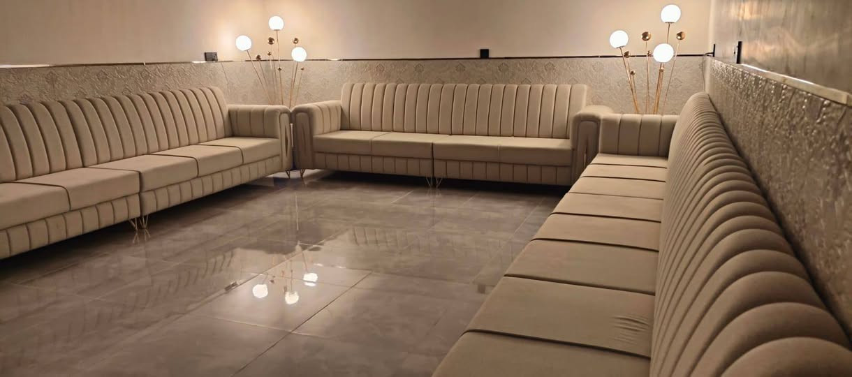 معمل ومعرض نجارة الفاضليه 
لعمل جميع انواع الدواوين وغرف النوم 
خشب بلوك روسي 18 ملم 
قماش مبطن 
اسفنج 10 سم 
للاستفسار الاتصال 
***********
