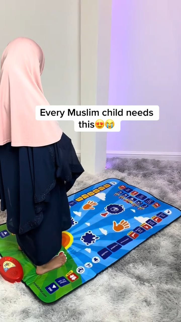 السعر 25الف دينار التوصيل 5 الاف
سجادة الصلاة التعليمية للأطفال

الاستخدامات:

تعليم الأطفال خطوات الصلاة بطريقة ممتعة وتفاعلية.

تنمية حب الصلاة والالتزام بها منذ الصغر.

مثالية للاستخدام في المنزل أو المدرسة أو دور التحفيظ.

تساعد الطفل على التعرف على أوقات الصلاة والأدعية والحركات الصحيحة.

المميزات:

مزودة بـ لوحة ذكية ناطقة تحتوي على أزرار حساسة للمس بعدد 36 مفتاح تفاعلي.

تدعم 7 لغات: العربية، الإنجليزية، الفرنسية، التركية، الماليزية، الإندونيسية، الأردية.

تعلّم خطوات الصلاة بالتسلسل مع الأذكار والدعاء بصوت واضح.

تعمل بـ 3 بطاريات AA، مع غطاء محكم للحماية.

مصنوعة من مادة مقاومة للماء وسهلة الطي والتخزين.

تصميم جذاب بألوان مبهجة يحفّز الأطفال على التعلم.

مناسبة للأطفال من عمر 3 سنوات فما فوق.

محتويات الصندوق:

سجادة الصلاة التعليمية.

وحدة صوتية إلكترونية.

كتيب تعليمات الاستخدام بعدة لغات.

الملاحظات:

الألوان تختلف حسب الموديل (أحمر  أزرق).

تعمل على البطاريات فقط (غير مشمولة).

يُنصح باستخدامها على سطح مستوٍ وجاف لضمان أفضل استجابة للمس. بغداد, العراق


**إذا كنت صاحب هذا الإعلان وتريد حذفه لأي سبب، رجاءا أرسل رسالة إلى الدعم الفني**