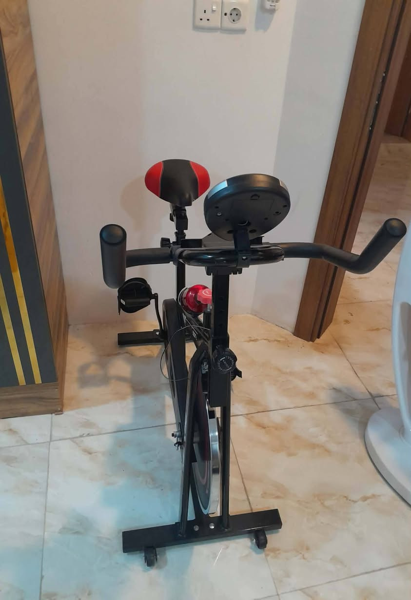 بايسكل تمارين رياضية ميكانيكي 
نظيف ٩٩٪ خالي من اي عطل السعر 150 وبي مجال حق جيتك الاتصال
‏‪***********‬‏

