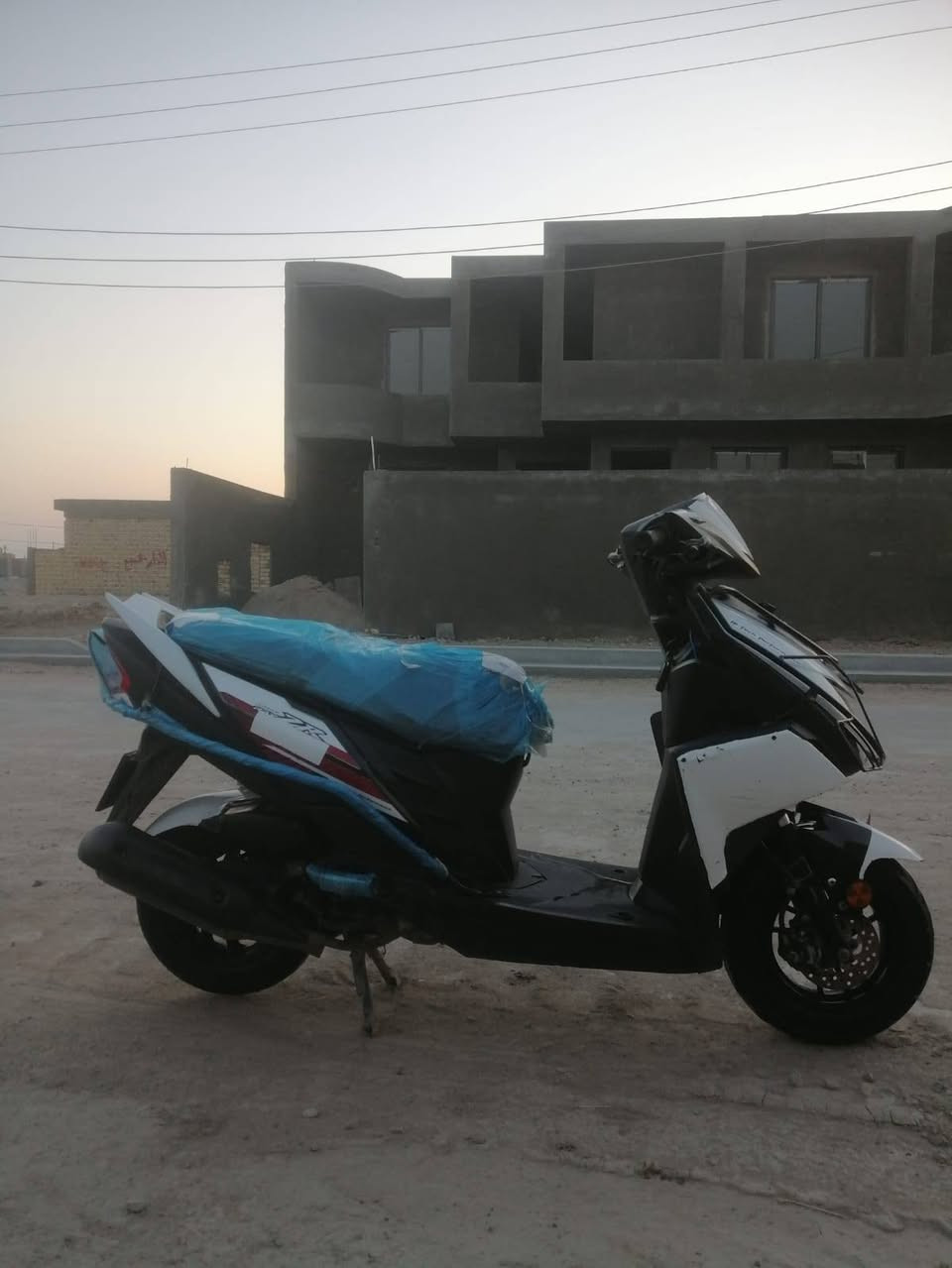 دراجة ZR 2019
للبيع فقط بدون مراوس 
الدراجه كامله نظيفه 
السعر 750 وبيها مجال 
مكاتبه. 
للتواصل وتساب .
 ***********
