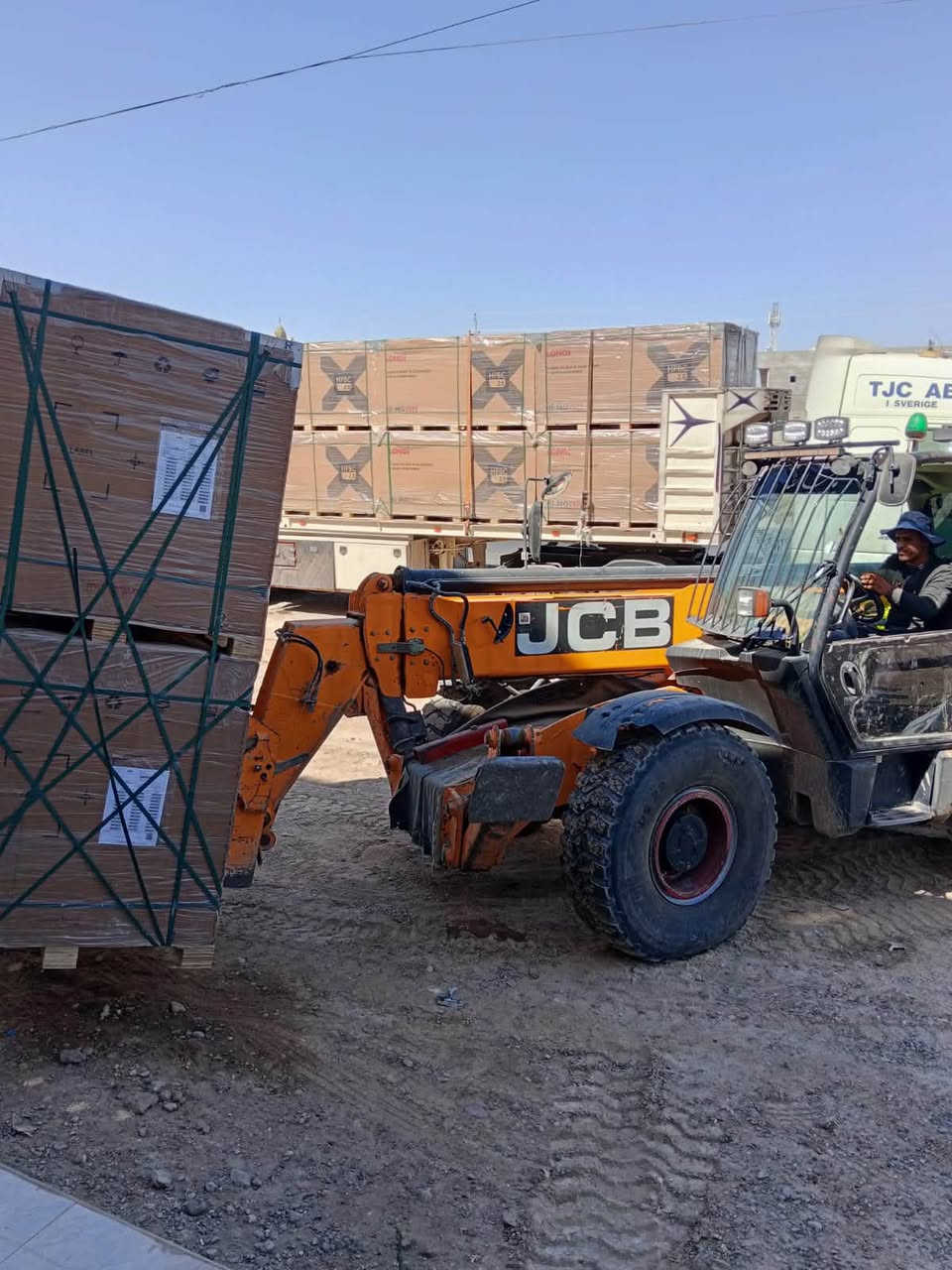 ✨ تم بحمد الله وصول ألواح لونجي (LONGi) بقدرة 645 واط إلى معرض النور لتجارة الأجهزة المنزلية والكهربائية ☀️

ألواح عالية الكفاءة والأداء، مناسبة لمختلف منظومات الطاقة الشمسية، مع جودة واعتمادية عالمية.

📍 العنوان: صلاح الدين / قضاء بيجي / الشارع العام
مقابل جامع الشهيد 2 / قرب مطعم الزيتون

📞 للاستفسار: ***********

معرض النور… حلول طاقة شمسية موثوقة وبأسعار منافسة.
