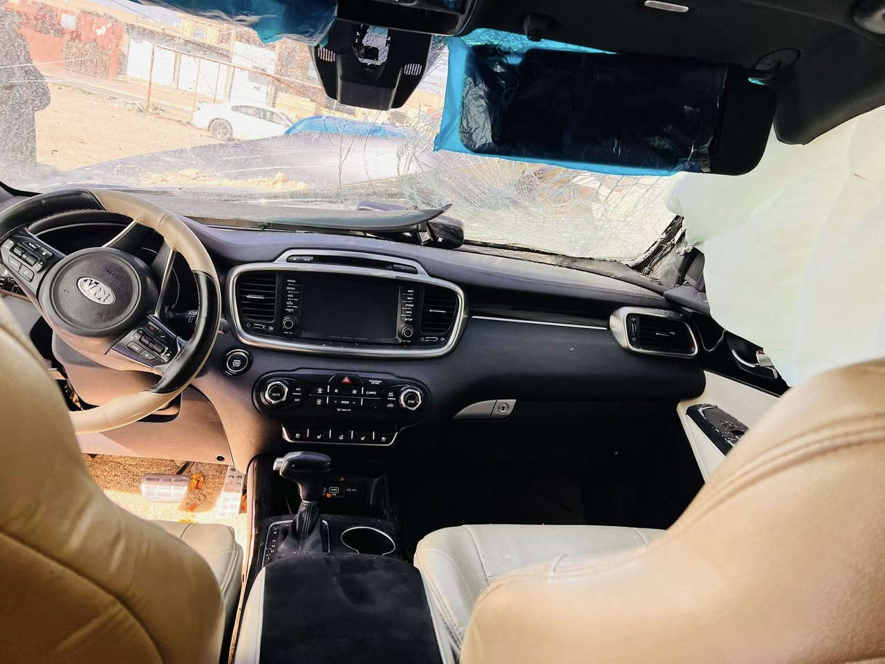 السلام عليكم سورنتو للبيع موديل 2019 فول مواصفات بانورما بصمه تنته رقم اربيل سنويه لل
29 ابيع على حادثها مكاني صلاح الدين تكريت
للأستفسار اكثر الأتصال على الرقم ***********
