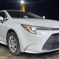 كورلا 2024 هايبر وارد أمريكي  بدون حادث فقط بارد في الجنطه  السيارة نص...