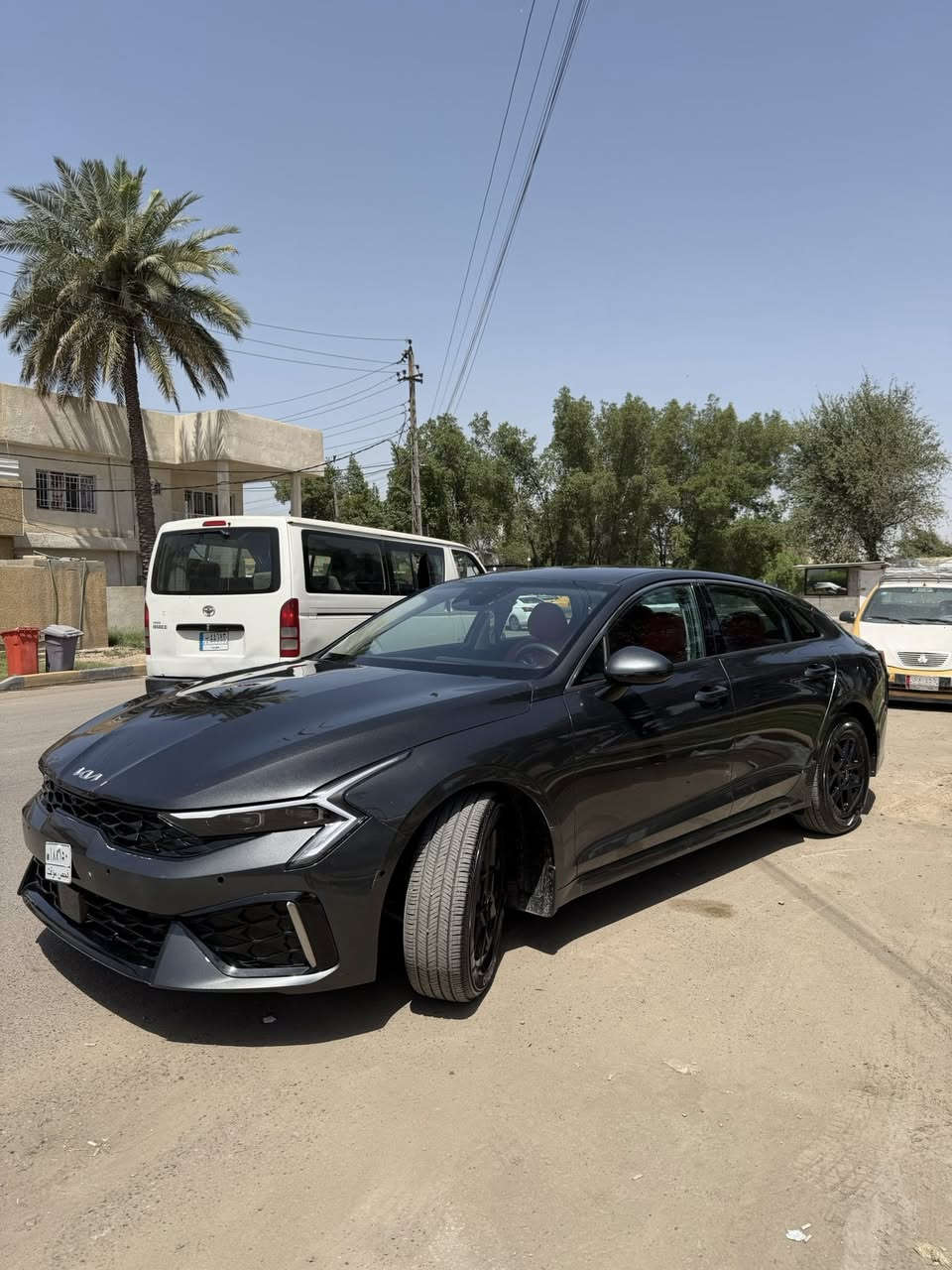 سلام عليكم 
كي فايف 2025
دخول جديد بدون لوحات
عداد المسافه 14000وقابل لزياده
حادث السياره بنيد تبديل نفس لون 
صبغ جاملغ امامي وخلفي وقبق جنطه 
السعر ١٥٠ وبيها مجال 
مكان السياره بغداد الدورة شارع الطعمة 
للاستفسار واتساب 
***********📞
