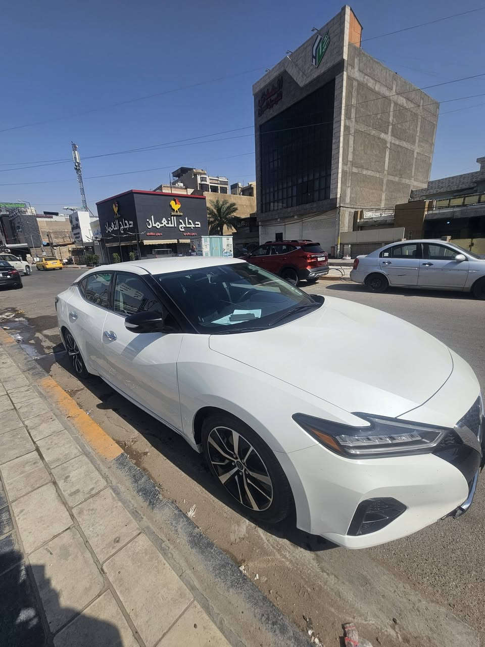 نيسان مكسيما ٢٠٢٣ وارد امريكي
فول موصفات عدا الفتحه 
السونار موجود بالصور 
السعر ١٩٥ ورقة 
***********
