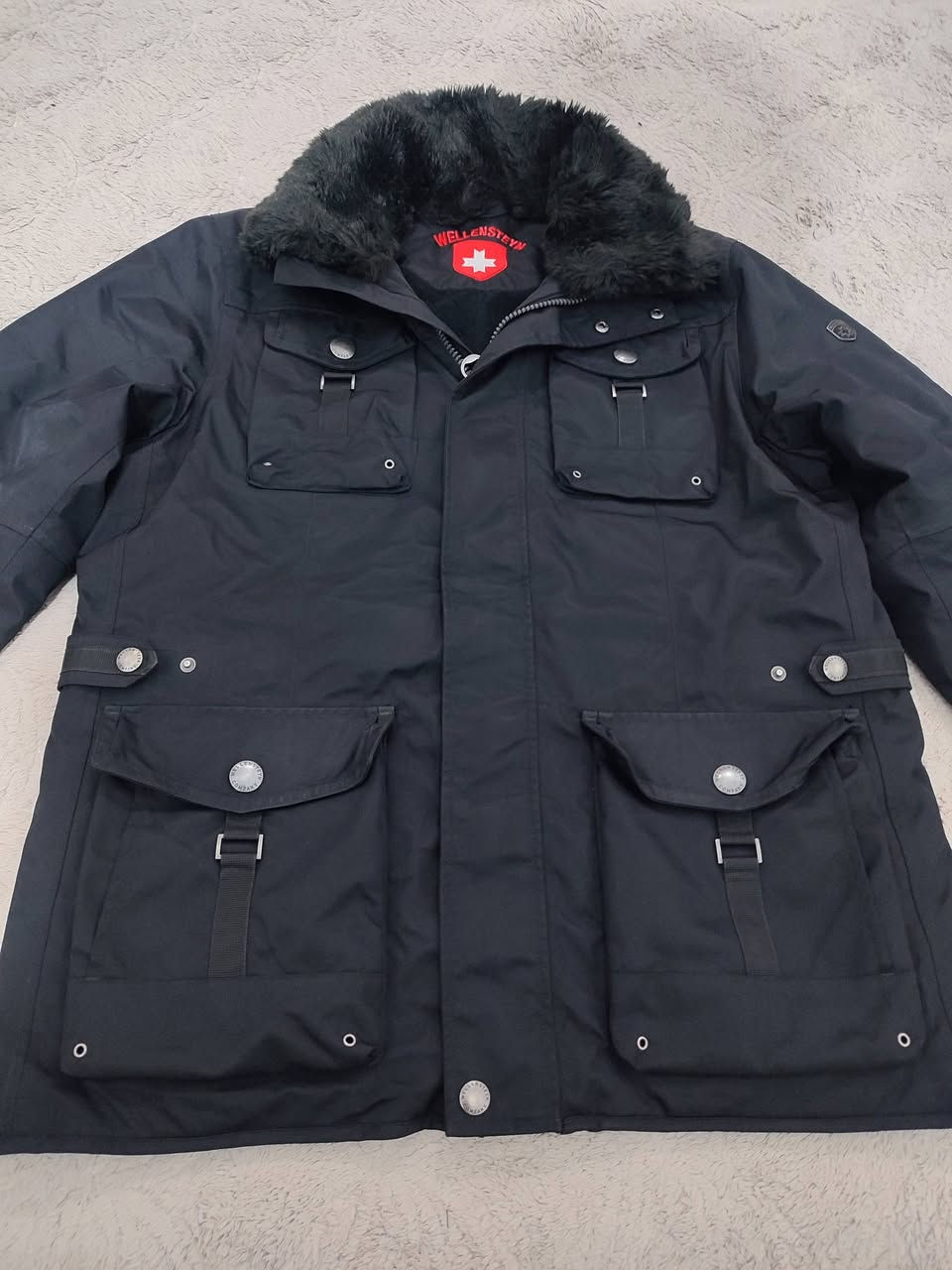 WELLENSTEYN🇨🇭
Size XL
للحجز والاستفسار ***********
