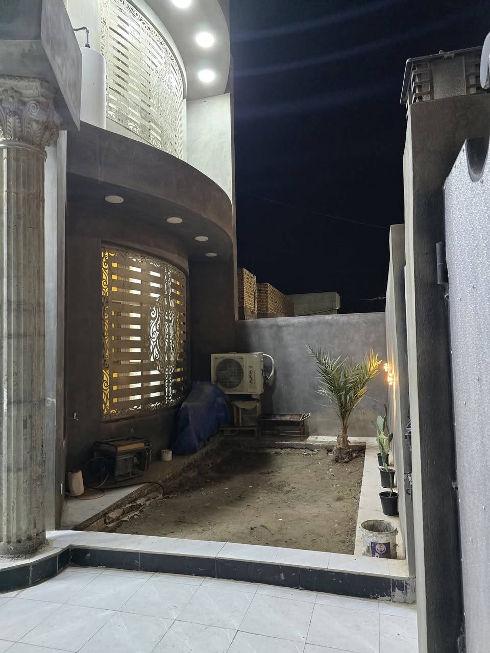 ■دار للبيع جديد مجمع توحيد  بناء ٢٥■
...................................................................................

■بيت جديد للبيع 

■مساحه 200m واجه 10m 

■طابقين مسلح 

■يحتوي على ثلاث غرف نوم 

■صالتين حديقه واستقبال وكراج 

■طابو زراعي مسجل بالبلدية 

للإستفسار والمعلومات أكثر مراجعه مكتب آملاك للعقار والمقاولات العروبه شارع المتحف قرب مطعم كودو كودو او الاتصال على الأرقام التالية 

***********

***********

@الجميع 

مستعدون لتلقي كافه عروضكم #بيوت #قطع #إيجارات #زراعي_طابو شقق بيع شقق ايجار
