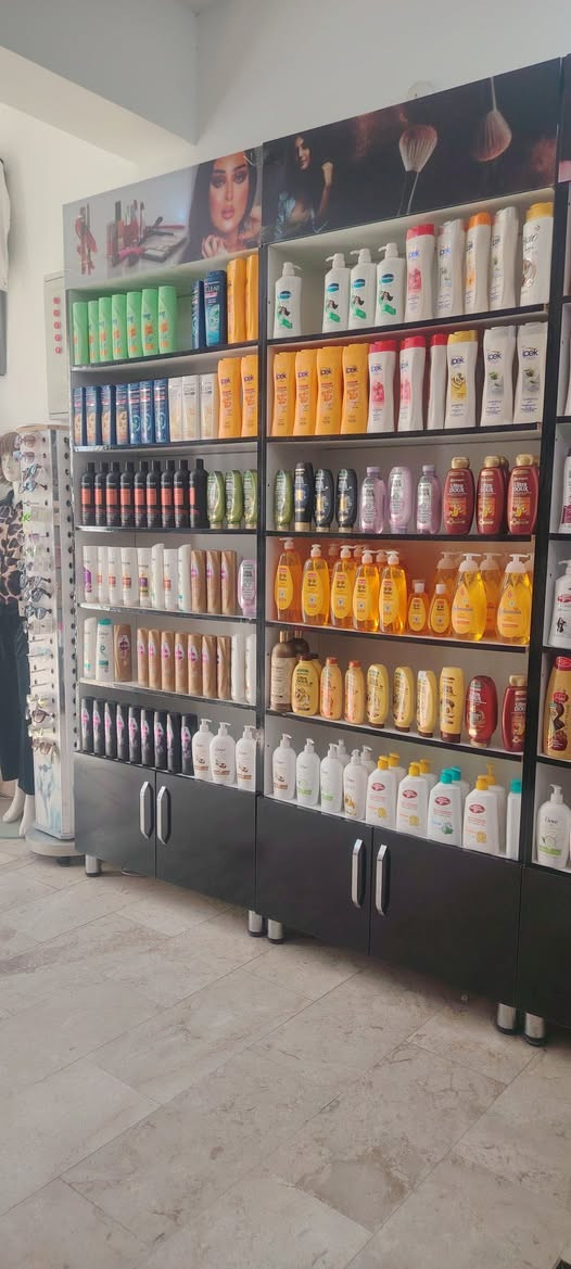 السلام عليكم
للبيع رفوف 
خشب تركي نوع Hdf درجة اولى
 عمق 30 عرض متر
ارتفاع مترين و20سم
انارة + اعلان + خزن 
العدد 20 رف سعر الرف 150
واكو بدون خزن واعلان واناره سعرهم 50 الف
وعندي ميز وسطي جام 
العنوان بغداد منطقة الثعالبه 
#رفوف
#كوزمتك***********
