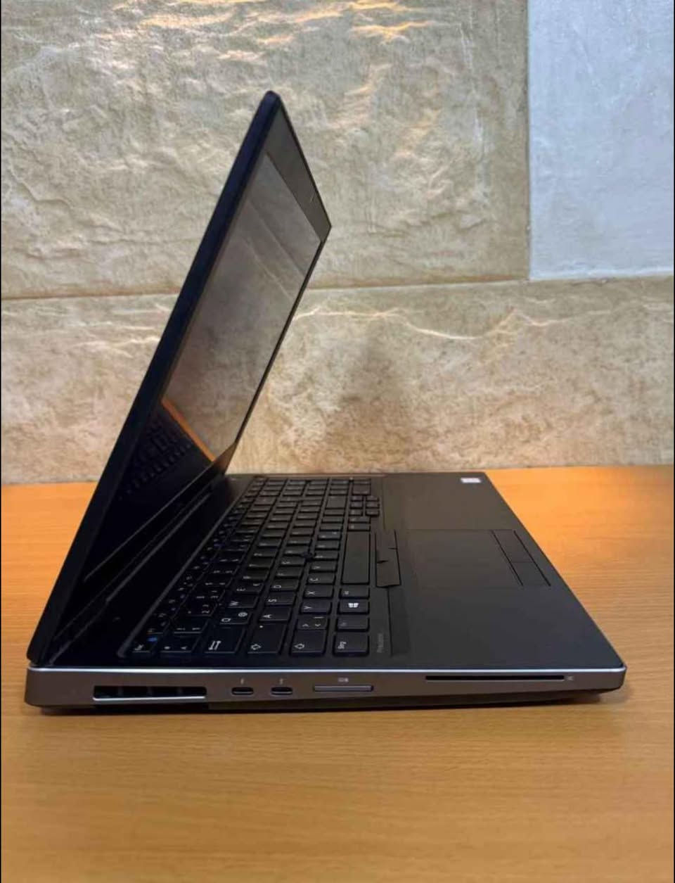 اللاب ده للبيع لعدم الحاجه اليه بكارت شاشه نفيديا 16 جيجا فعلي.
المواصفات :
▫️ DELL 7730
16G RAM / Hard 1tb.M2/ CPU p5200 16G DDR5


**إذا كنت صاحب هذا الإعلان وتريد حذفه لأي سبب، رجاءا أرسل رسالة إلى الدعم الفني**
