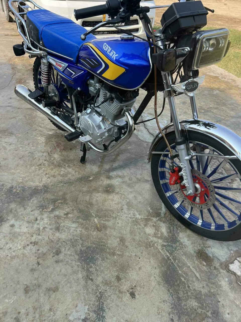 سلام عليكم دراجه البيع سونك موديل 24شكل 25مكفول أوراق كامله السعر 675 وبي مجال  الرقم. ***********
....
