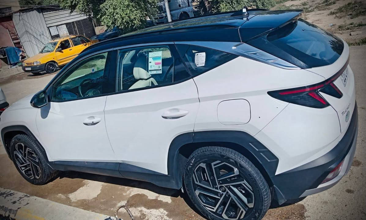 السلام عليكم توسان خليجي بغداد زيرو ماشيه 4000الف
تو كلر
كشنات تبريد
صندوق كهرباء
ويل 19
مكفوله كفاله عامة ضمان شركه الأولى... السعر ٢٣٠ 
المكان : بغداد رقم الهاتف ***********
