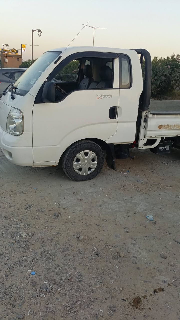 السلام عليكم سياره كيا حمل 2011مكفوله كامل السياره بأسم اخوي سنويه لل2030تبريد شغال السياره جاهزة من كلشي السعر 105بيها مجال ***********
