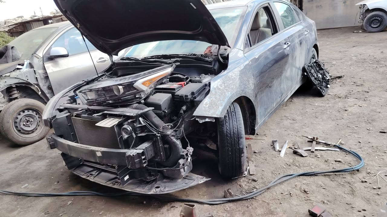 للبيع فورتي امريكي دعاميه خلفي بامريكه هنا بيه جاملغ سياره جديده داخل لونين كامره رادر سونار بيه عنوان بغداد الرصافة
سعر 147 بيه مجال
هاتف ***********
