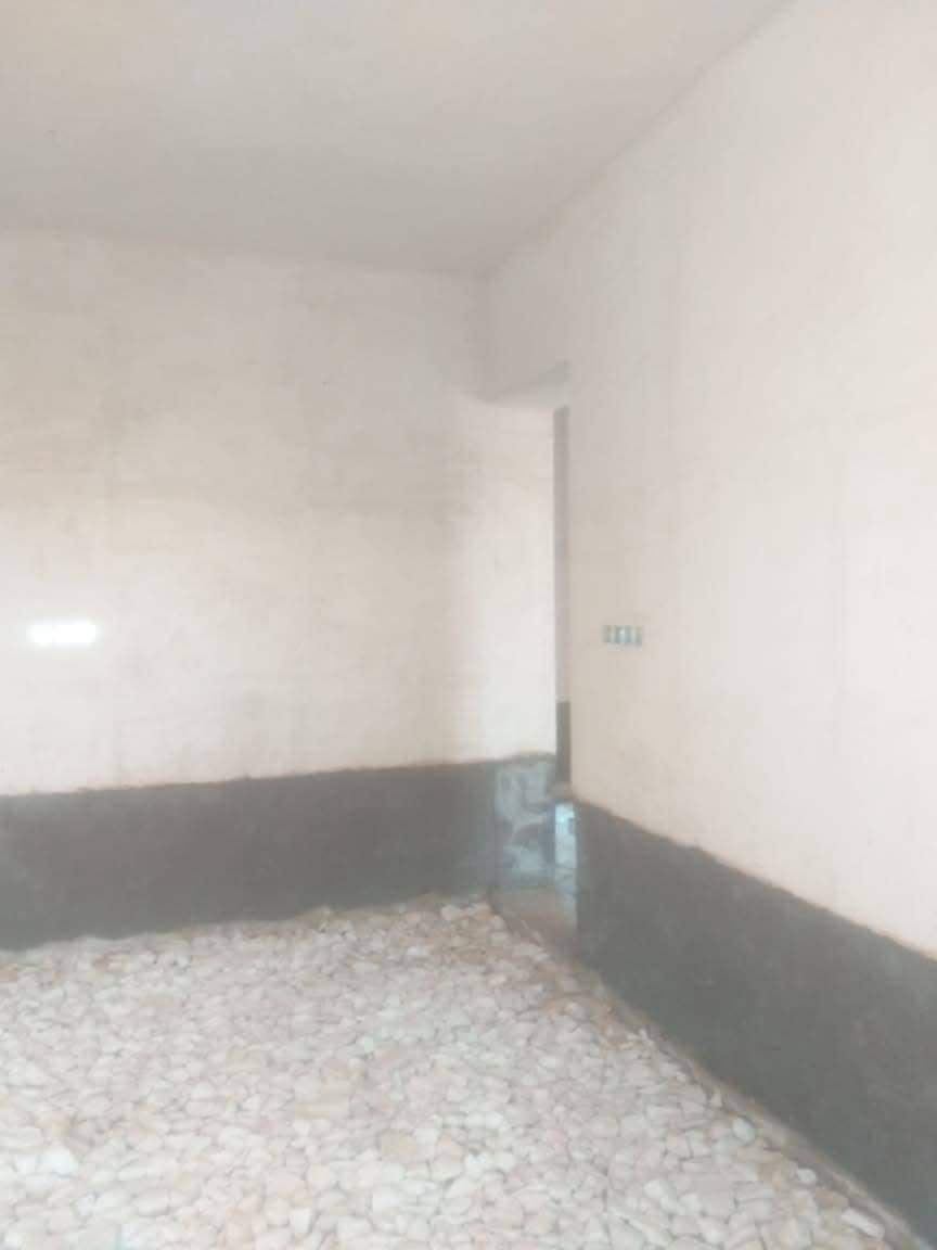 السلام عليكم 
شغل سطار وصب ارضي متفرغ حاليا .. 

***********
