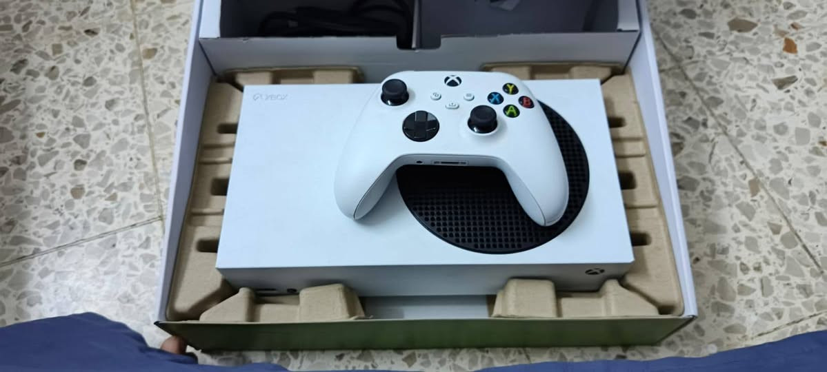 سلام عليكم
جهاز Xbox Series S للبيع، أخو الجديد ونظيف كلش
شوف بعينك  

​📦 الملحقات اللي تجي وياه:

◀️ اليد الأصلية  بنظافة تامة والتحكم بيها سلس

◀️ الكرتونة الأصلية مالت الجهاز ويه كل الوايرات والوصلات كاملة بدون أي نقص.

​📞 للاستفسار والتفاصيل:

اليريد يعرف التفاصيل، يگدر يراسلني خاص على الفيسبوك أو يتواصل وياي مباشرة على الواتساب:

📱 رقم الواتساب: ***********
