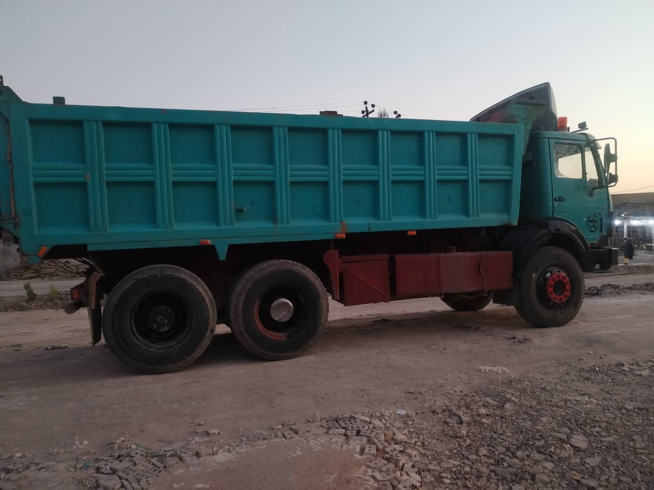 السلام عليكم البي للبيع موديل 75مكينه 28 كير 160مجموعه مان رقم انكليزي***********

