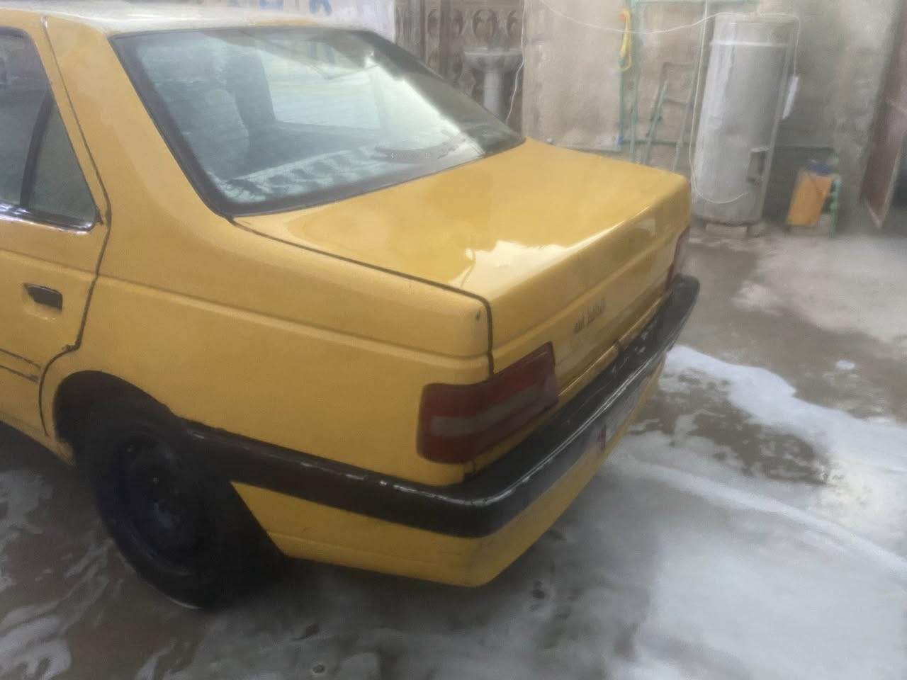 للبيع بيجو ١٤رايدها ٢٠هاي السياره كدامك ما نقصها شي بس تبريد نقص غاز غيره ماعرف سنويتها ٢٨ واي استفسار هاذا رقمي ومكاني زبير ***********
