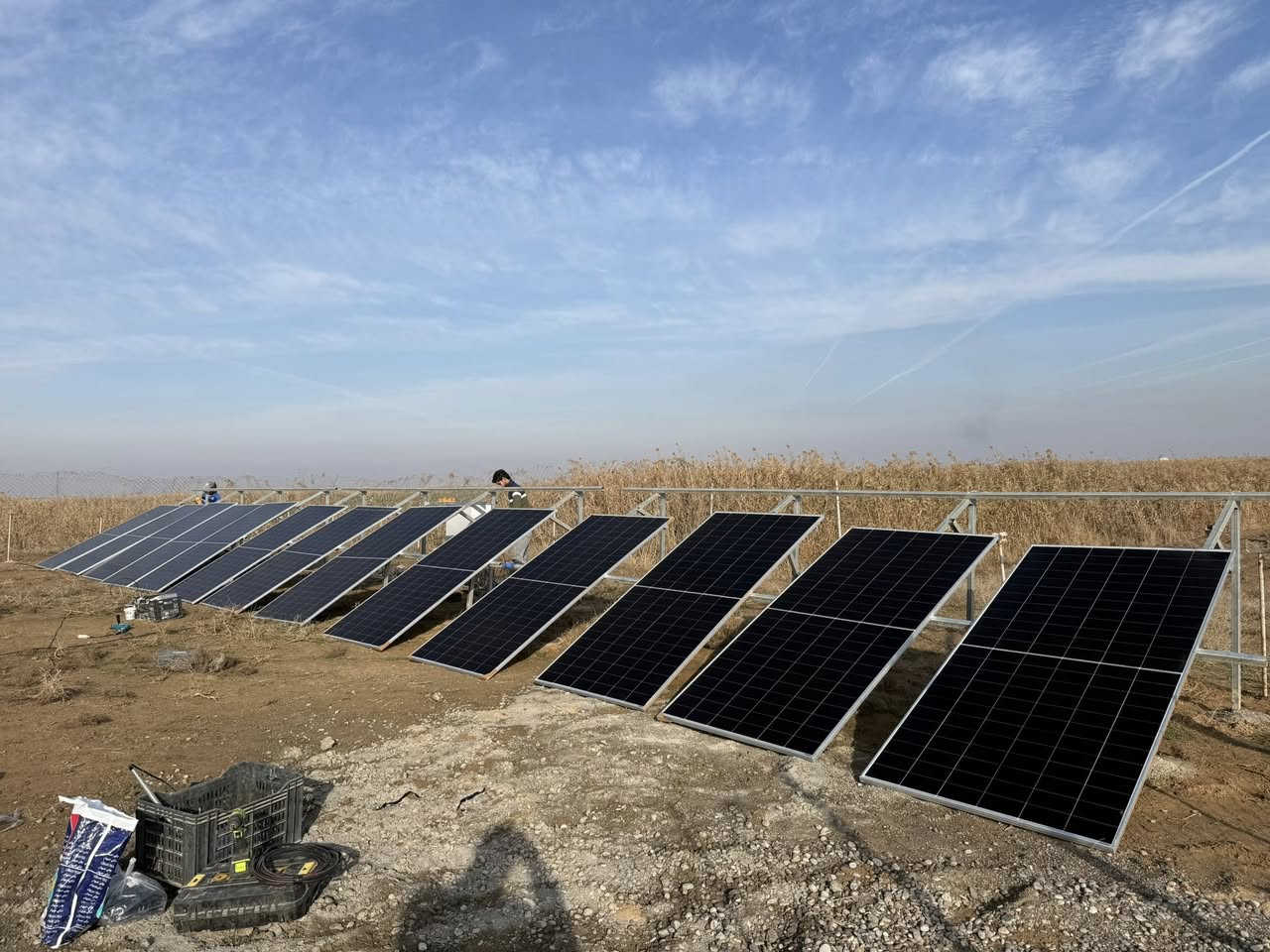 تم بفضل اللّٰه تركيب منظومة طاقة شمسية من قبل كوادرنا في 

#قرية العسلية 

للاخ :: داود سليمان محمود 
  
✅ نظام طاقة شمسية متكامل بأعلى المواصفات

✅فولتية ثابتة 220فولت 
✅كهرباء مستمرة بدون انقطاع 

🔵عاكسة زراعية قدرة (30) KW 
🔵الواح قدرة  (645) واط نوع Aiko عدد (30) 

علماً ان حجم الغطاس (15) حصان 

✅صيانة فورية بحالة مواجهة اي خلل فني
✅ضمانات عالية وعمر افتراضي طويل
✅خدمات متابعة مابعد التنصيب
 
للاستفسار اكثر الاتصال على الارقام التالية 
***********
***********
⚫️#مكتب #باجوان #للطاقه #الشمسيه
